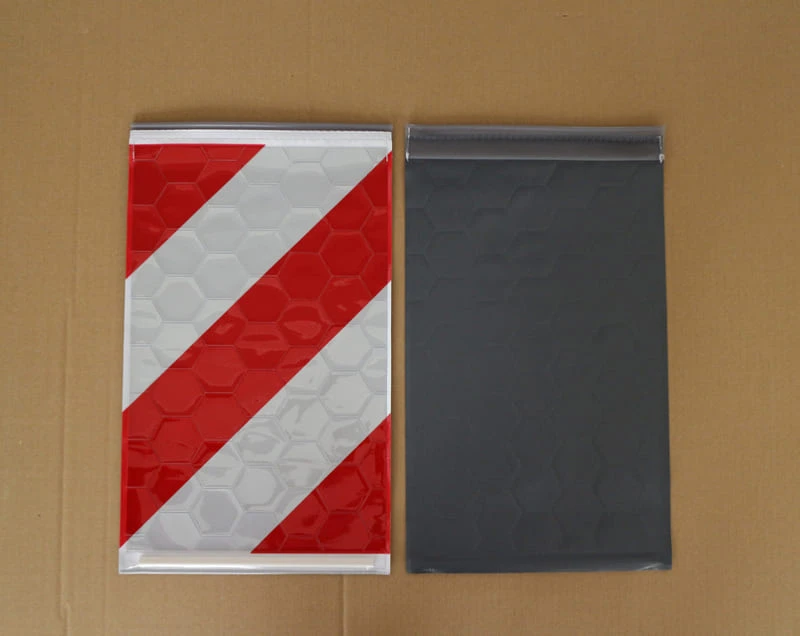 Warning flags for tail lifts 8 Warning flags for tail lifts 8
